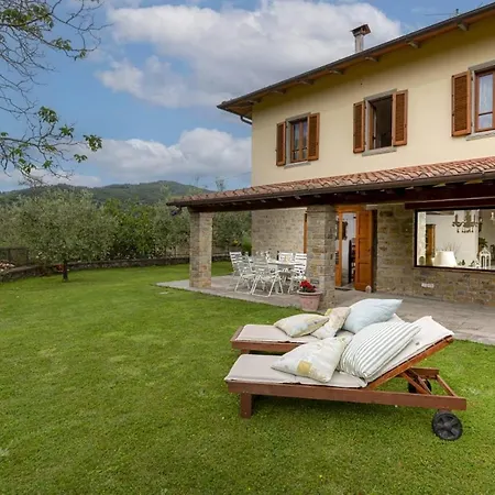 Podere Maria Lena, Casentino Villa *